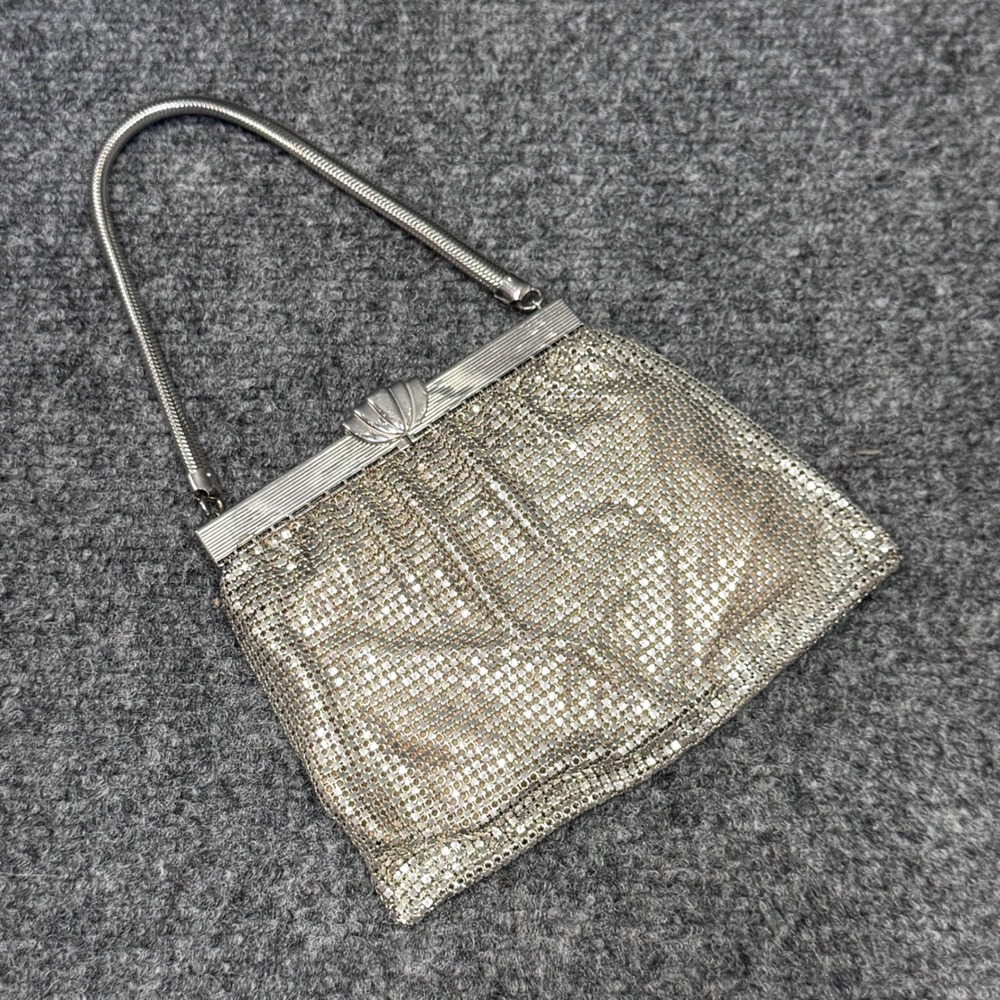 Vintage Silver Mesh Evening Bag Womens Small Silver Chainmail Shell Clasp Glam